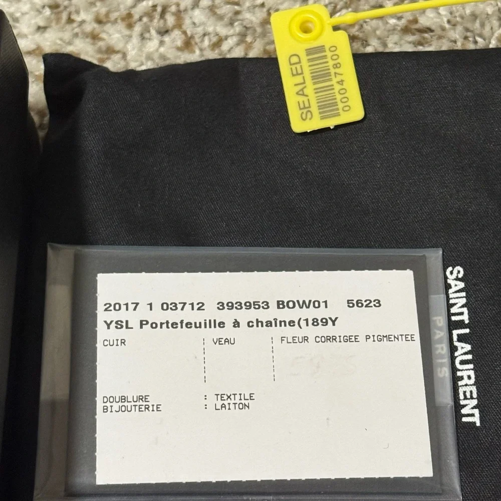 ❌SOLD❌Saint Laurent Grain De Poudre Cassandre Envelope Wallet on Chain crossbody - Picture 12 of 16